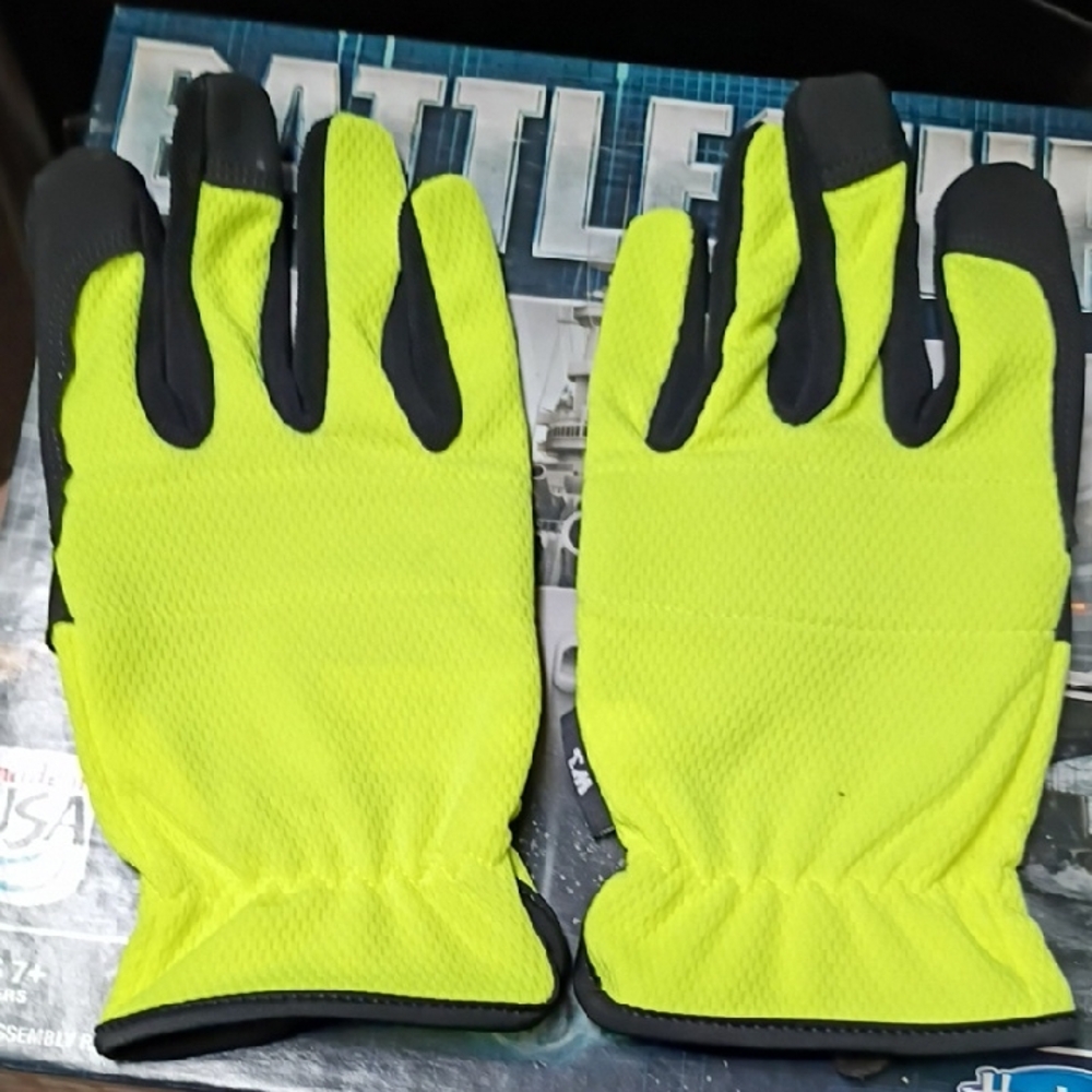 Walls High-Visibility Yellow and Black Gloves